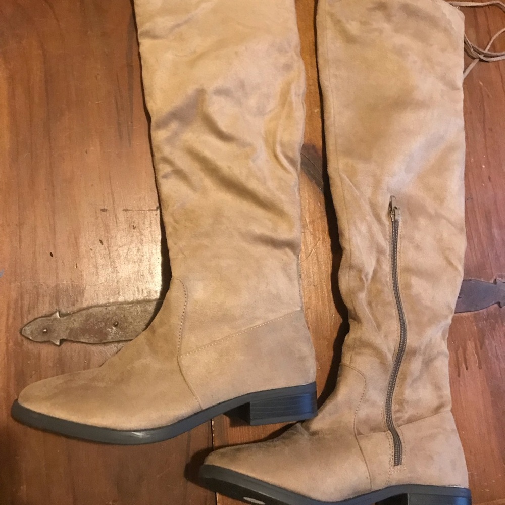 Knee High 👢 boots